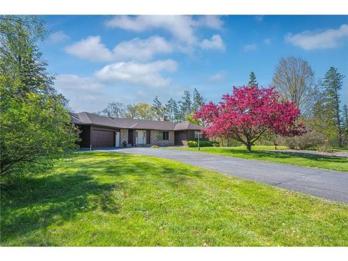 220 W Lower Pine Lake Ct, Star Prairie, WI, 54026-5741 | Card Image
