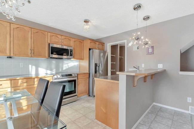 251 Copperfield Green Se, Home with 3 bedrooms, 2 bathrooms and 4 parking in Calgary AB | Image 10
