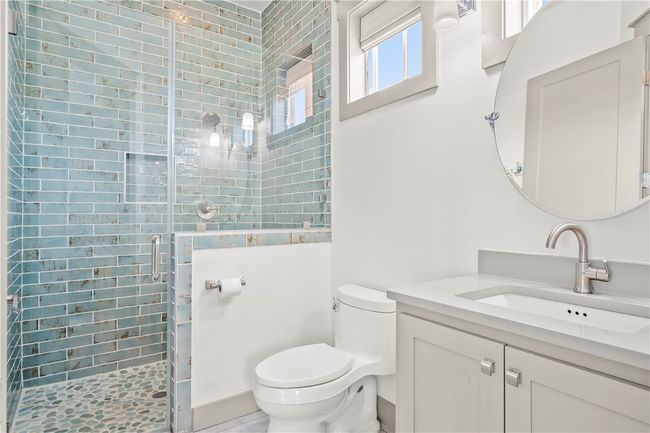 Upstairs Full bath | Image 15