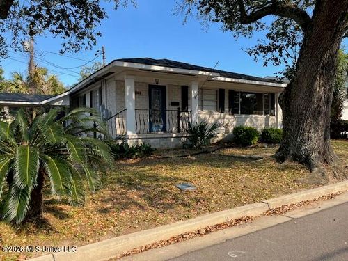 126 Azalea Dr, Biloxi, MS, 39530-3607 | Card Image