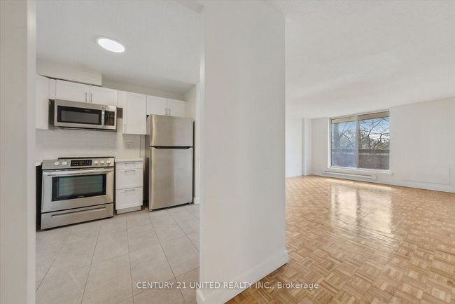 303 - 1155 Goodfellow Rd, Home with 2 bedrooms, 1 bathrooms and 1 parking in Peterborough ON | Image 9