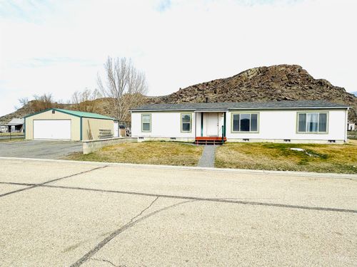 1304 Young Field Ave, Jordan Valley, OR, 97910-9700 | Card Image