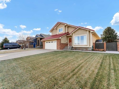 11 Taylor Cres Se, Medicine Hat, AB, T1B3X5 | Card Image