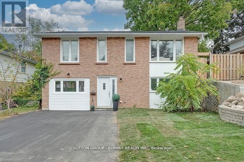 16 Upper Canada Dr, Kitchener, ON, N2P1E5 | Card Image