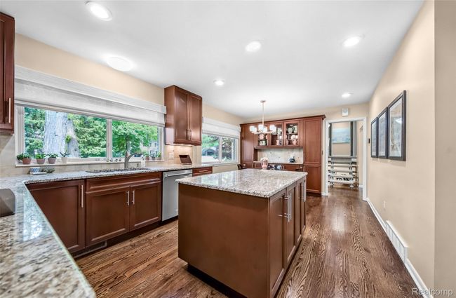Kitchen Overlooking Front Yard | Image 11