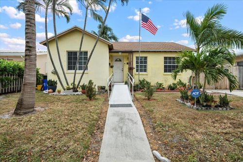 315 Princeton Drive, Lake Worth Beach, FL, 33460 | Card Image