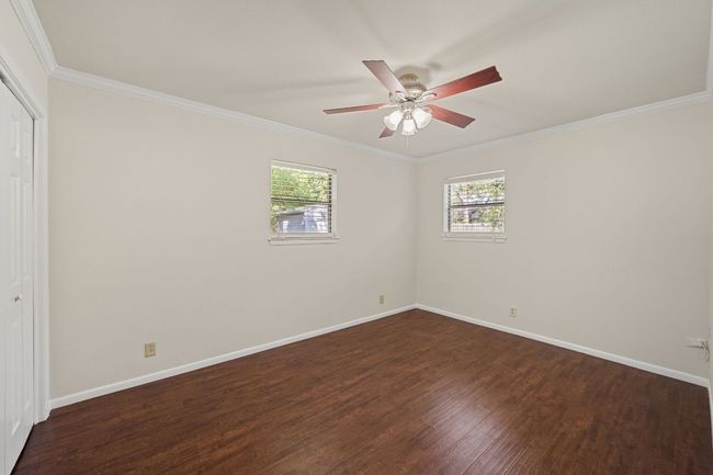 Overlooks the private backyard. | Image 28