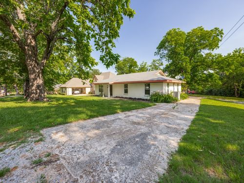 1225 W Hanna St, Denison, TX, 75020-5818 | Card Image
