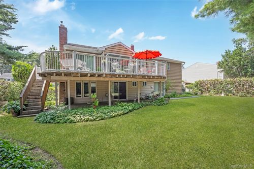 1643 Fairfax Ave, West Islip, NY, 11795-1331 | Card Image