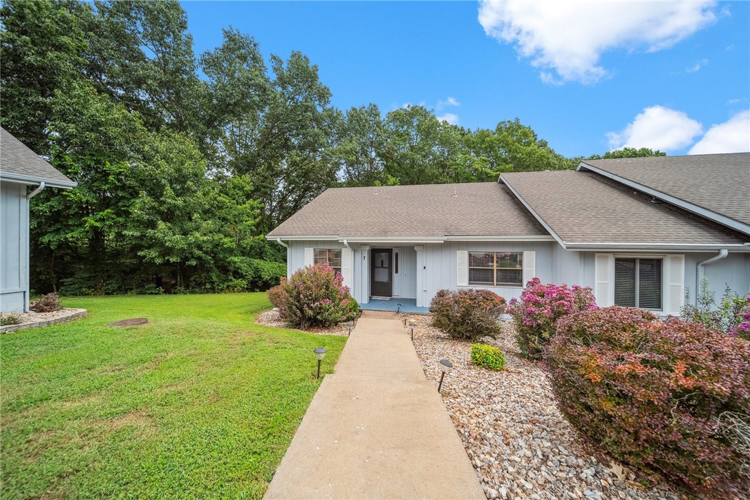 Walter Pl, Bella Vista, AR 72714