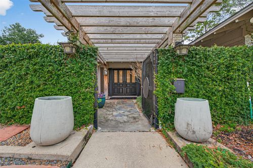 10034 Meadow Lake Ln, Houston, TX, 77042-2916 | Card Image