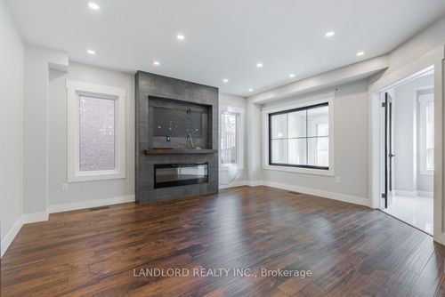 5943 Brookhaven Way, Mississauga, ON, L5V2T9 | Card Image