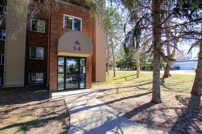 2 - 80 Piper Drive, Home with 3 bedrooms, 1 bathrooms and 2 parking in Red Deer AB | Image 4