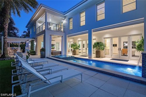 501 2nd Ave N, Naples, FL, 34102-5770 | Card Image