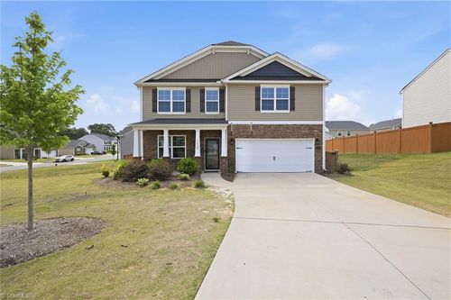 1020 Broadlands Way, Graham, NC, 27253-8617 | Card Image