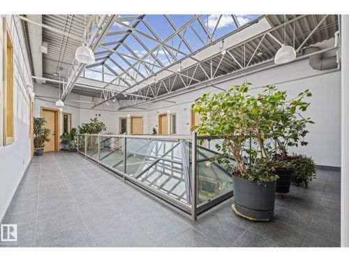 205-10265 107 St Nw, Edmonton, AB, T5J5G2 | Card Image