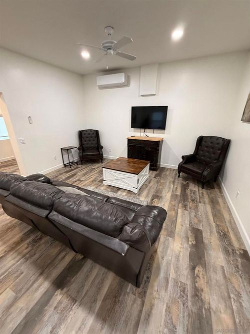 567 Main Street, Ramona, CA, 92065 | Card Image
