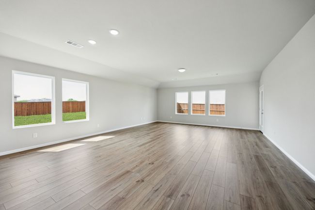 1139 Bermuda Bnd, House other with 4 bedrooms, 2 bathrooms and null parking in Seagoville TX | Image 7