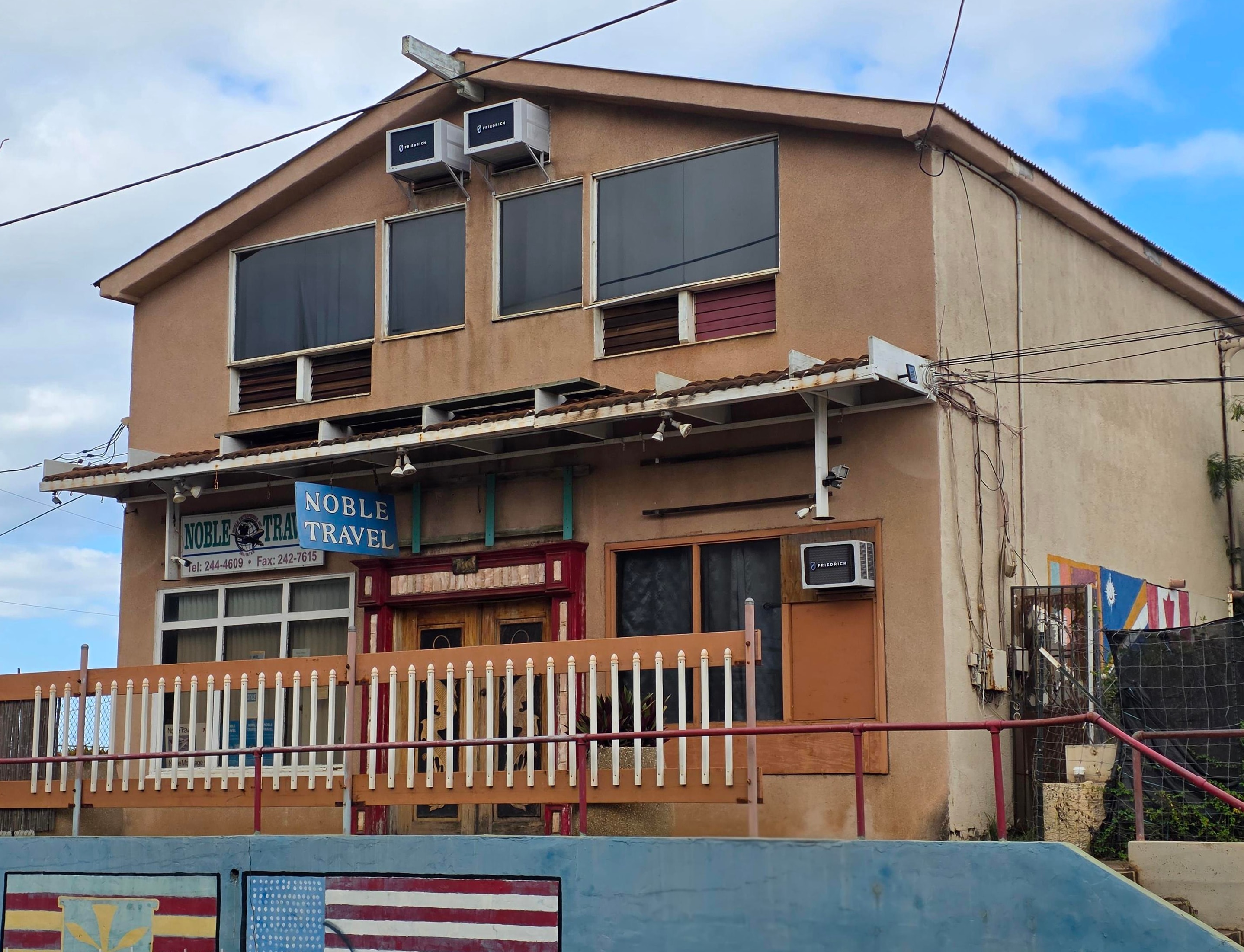 160 N Market St, Wailuku, HI 96793