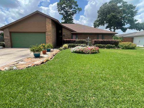 7621 Springmeadow Ln, Port Arthur, TX, 77642-6501 | Card Image