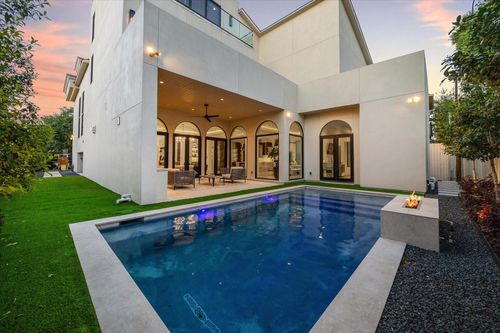7 Lana Ln, Houston, TX, 77027-5605 | Card Image