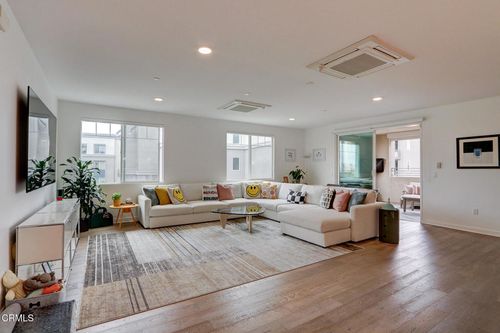 unit-304-2810 Wagon Wheel Rd, Oxnard, CA, 93036-1184 | Card Image