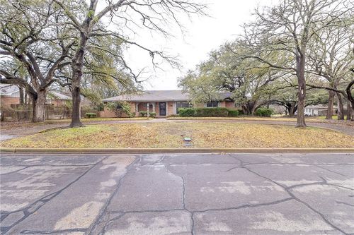 7116 Shady Oaks Drive, Waco, TX, 76710 | Card Image
