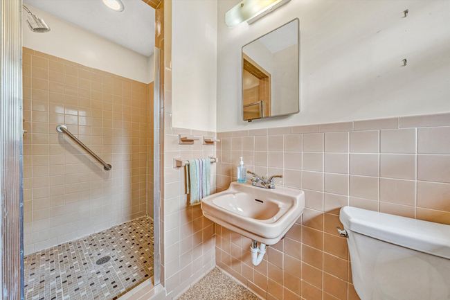 Primary Bedroom Full Bath | Image 16