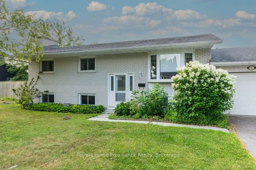 4 O'Neil Cres, Trenton, ON, K8V5Y6 | Card Image