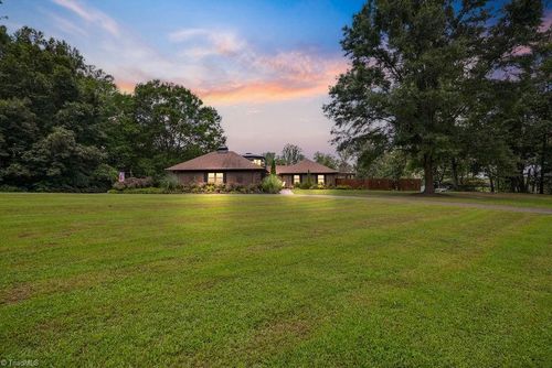 8421 Witty Rd, Summerfield, NC, 27358-9312 | Card Image