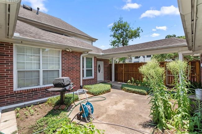 548 Cascade St, House other with 4 bedrooms, 4 bathrooms and 2 parking in Bellaire TX | Image 28