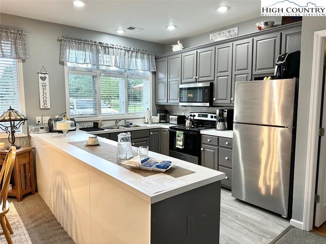 A2 - 495 W Landing Dr, Condo with 2 bedrooms, 2 bathrooms and null parking in Jefferson NC | Image 6