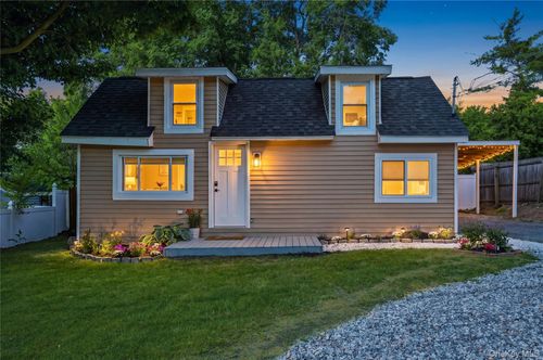 4 Hulse St, Middletown, NY, 10940-4216 | Card Image