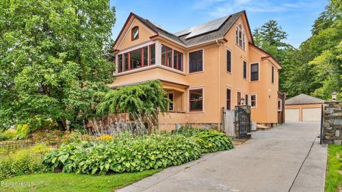 20 Prospect St, Great Barrington, MA, 01230-1037 | Card Image