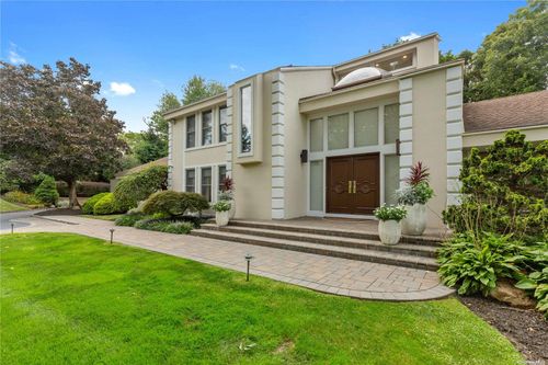 4 Carlisle Dr, Glen Head, NY, 11545-2120 | Card Image