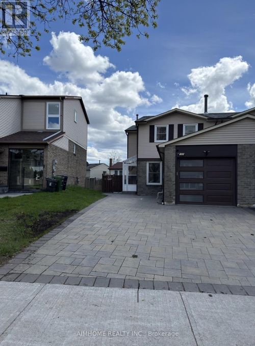 180 Valley Stream Dr, Scarborough, ON, M1V2A5 | Card Image