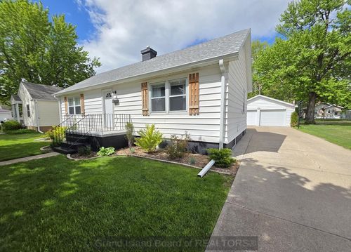 916 S Sycamore St., Grand Island, NE, 68801 | Card Image