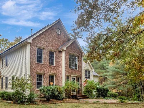 4 Stanley Rd, Norton, MA, 02766-2922 | Card Image
