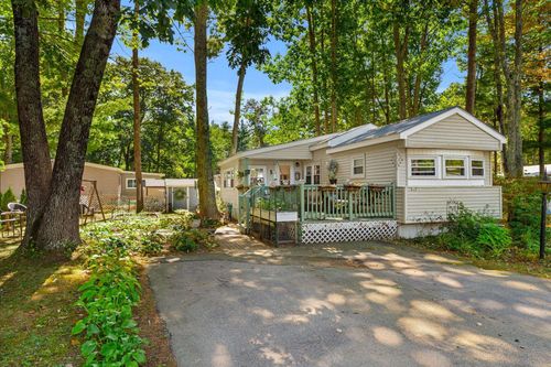 615-615 Canterbury Dr, Exeter, NH, 03833-4166 | Card Image