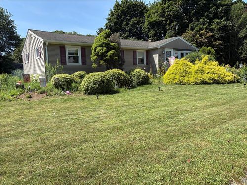68 Douglas Rd, Warwick, RI, 02886-2731 | Card Image