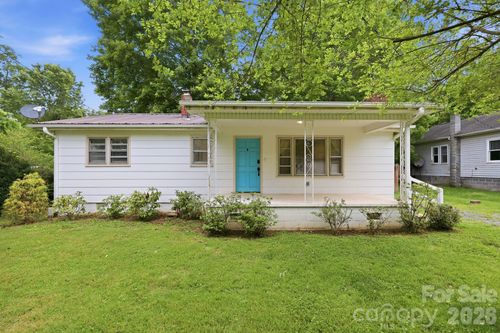 31 Edwards St, Waynesville, NC, 28786-6798 | Card Image
