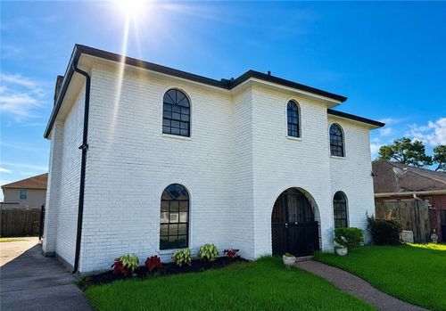 7721 Butterfield St, New Orleans, LA, 70126-1818 | Card Image