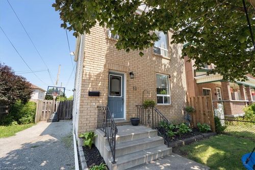 11 Primrose Ave, Hamilton, ON, L8L2K7 | Card Image
