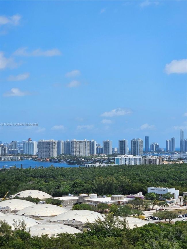 APT-2202 - 15051 Royal Oaks Ln, Condo with 2 bedrooms, 3 bathrooms and null parking in North Miami FL | Image 21