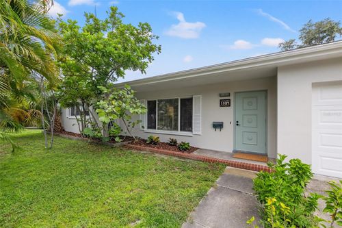 1084 39th Ave Ne, ST PETERSBURG, FL, 33703-5224 | Card Image