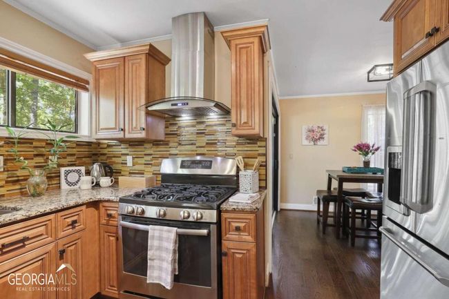 200 N Falcon Blf, House other with 3 bedrooms, 3 bathrooms and 2 parking in Alpharetta GA | Image 16