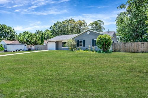 6 Shelley Dr, Middle Island, NY, 11953-2125 | Card Image