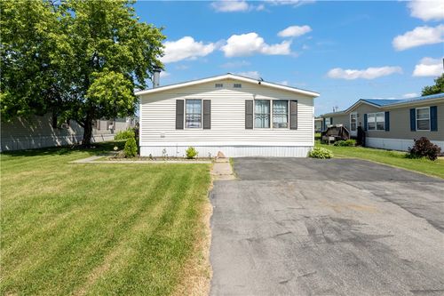 29 Chestnut Dr, Hamlin, NY, 14464-9501 | Card Image