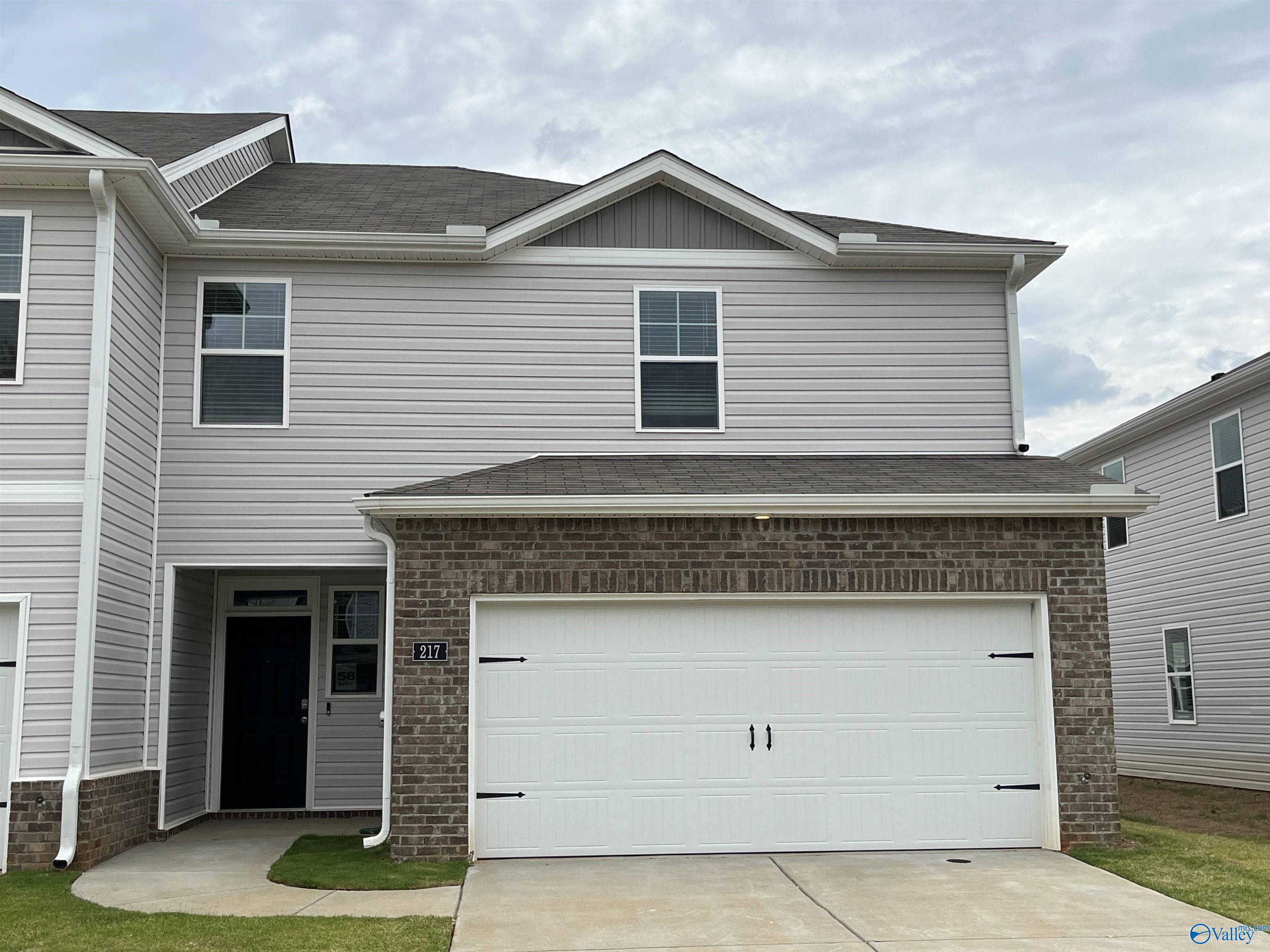 Maple Spring Trl, Madison, AL 35758