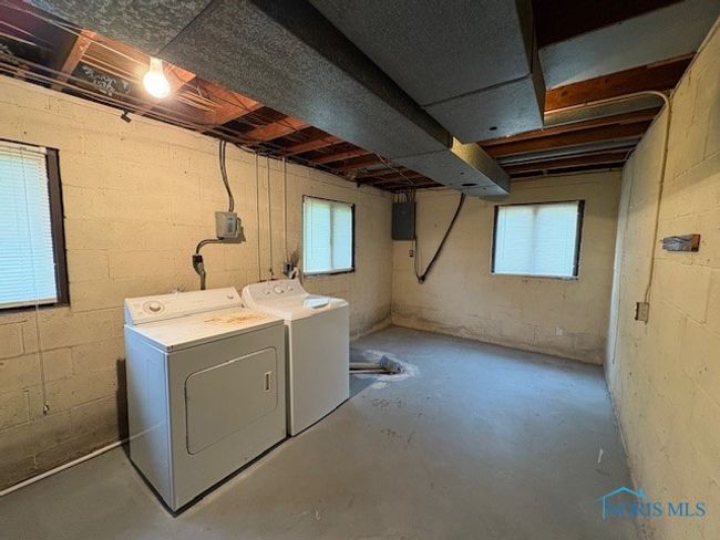 23695 E Second St, House other with 3 bedrooms, 1 bathrooms and null parking in Grand Rapids OH | Image 11